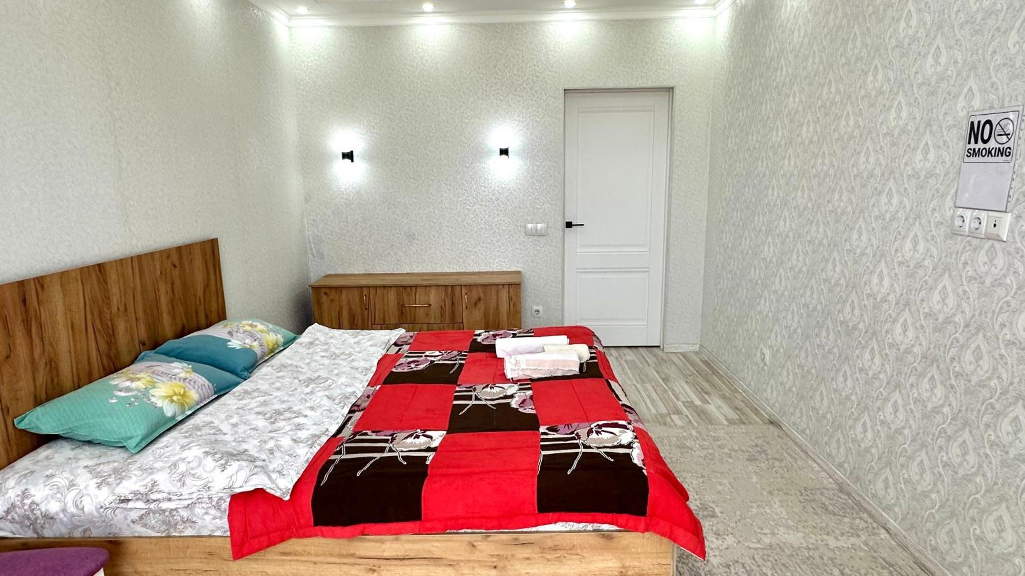 Central Apartment Bisjkek Eksteriør billede